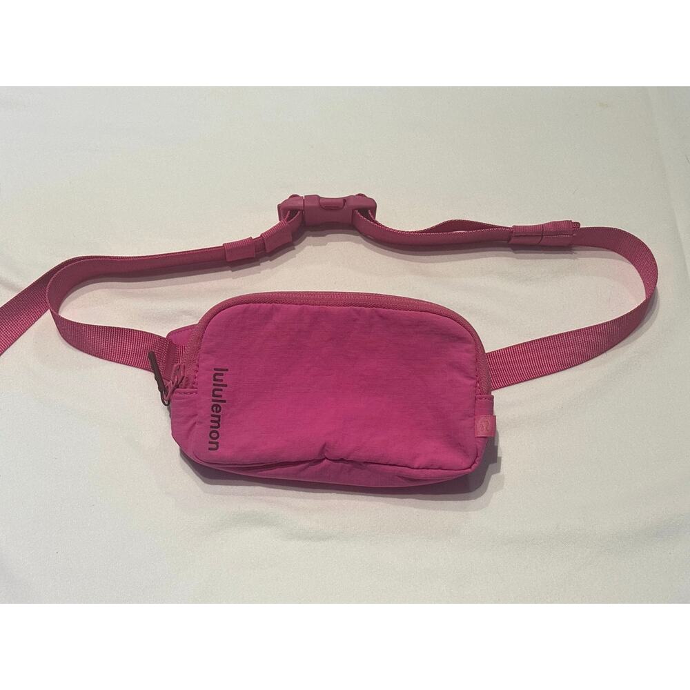 Lululemon belt bag